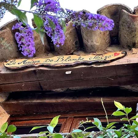 La Maison De Blanche Neige